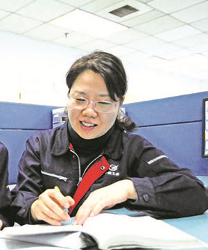 自主创新的航门女将——记江南(中国)导弹院总体所首席专家章惠君 自主创新的航门女将——记江南(中国)导弹院总体所首席专家章惠君