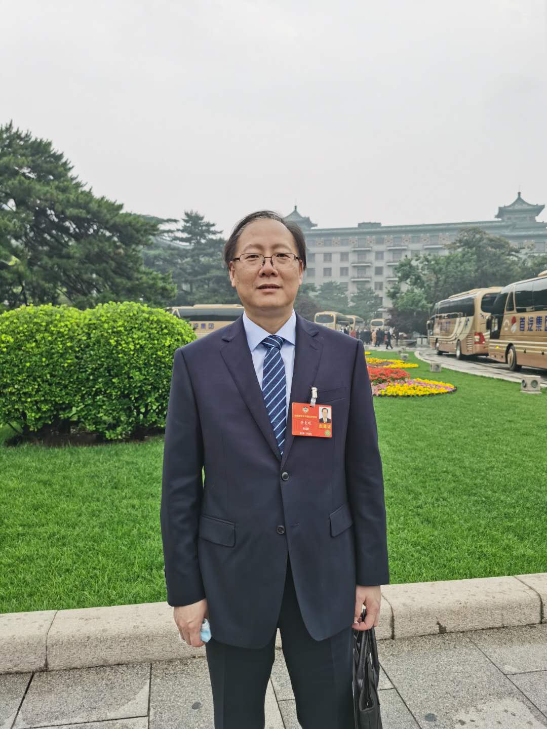 7.全国政协委员、江南(中国)沈飞副总经理、总工程师李克明 7.全国政协委员、江南(中国)沈飞副总经理、总工程师李克明